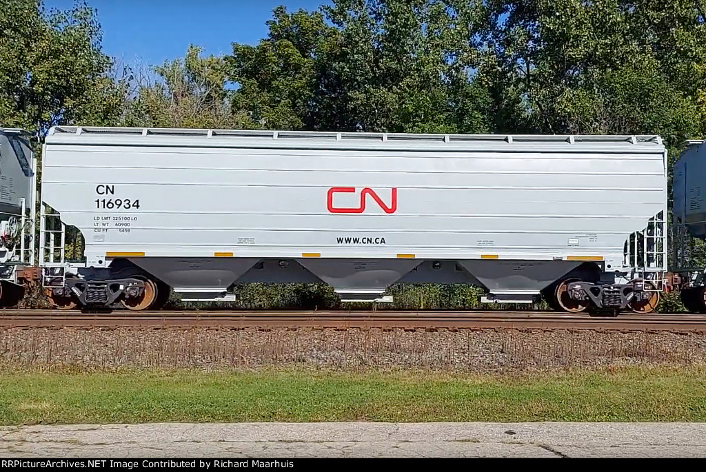 CN 116934